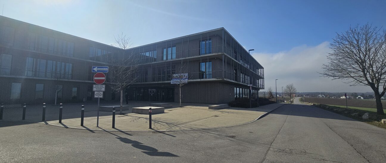 Neue Schule Odelzhausen von Außen
