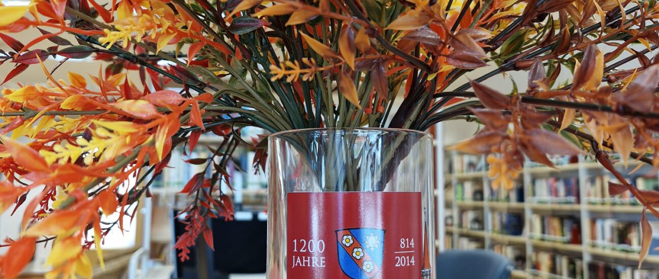 Herbststrauß in der Bücherei