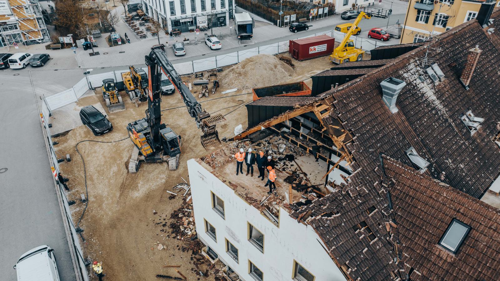 Neubau Ortsmitte Odelzhausen Bild vom Abriss