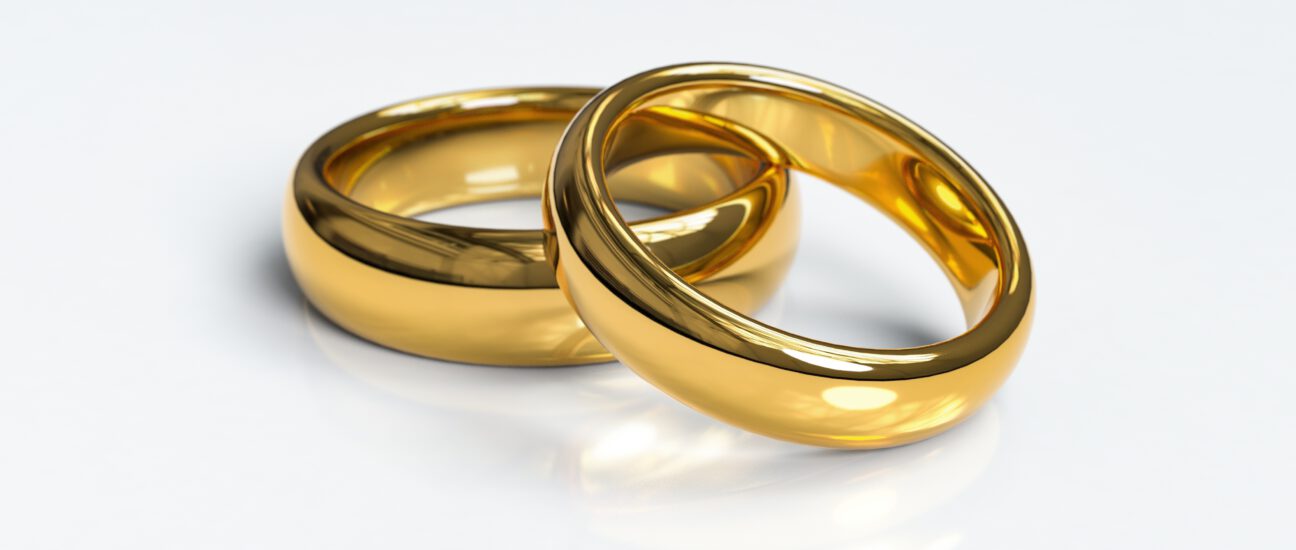 Zwei goldene Ringe